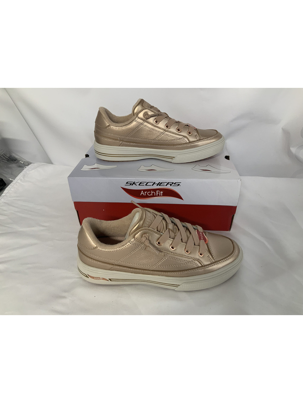 SKECHERS STREET ARCH FIT ARCADE METALLIC SNEAKERS-SIZE 7